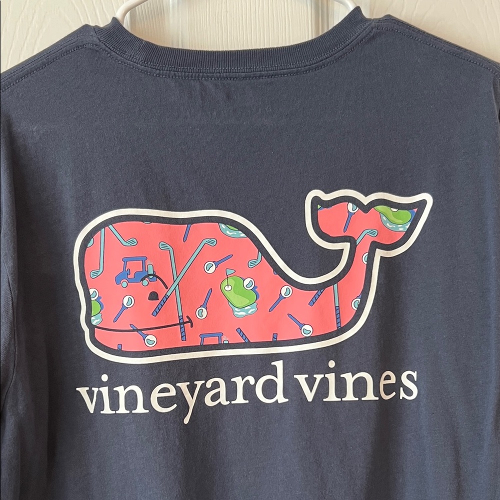 Men’s Medium Vineyard Vines Golf Navy Tee with Pink Whale Graphic